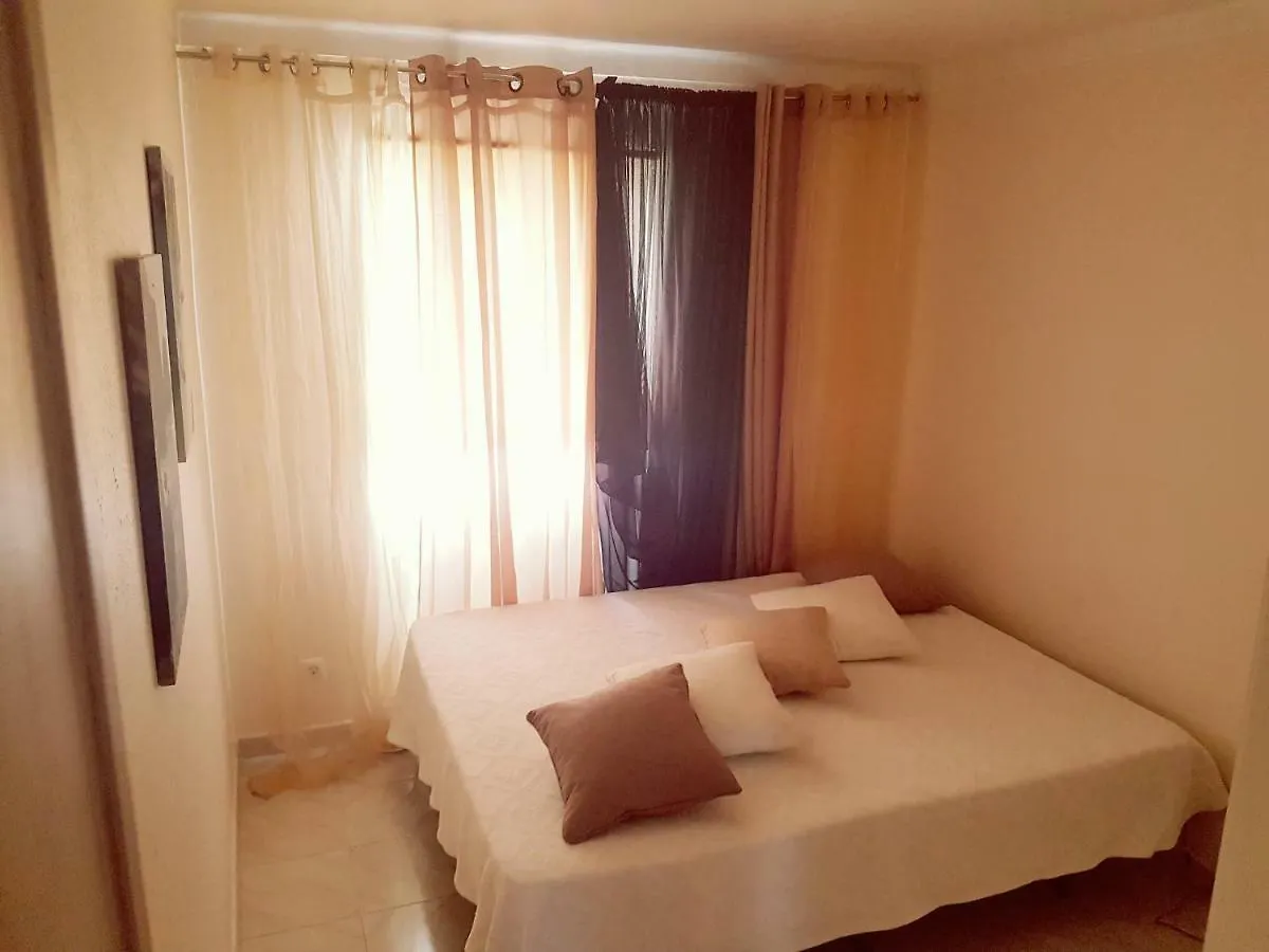 All Is Near Apartment Lagos 0*,  Portogallo